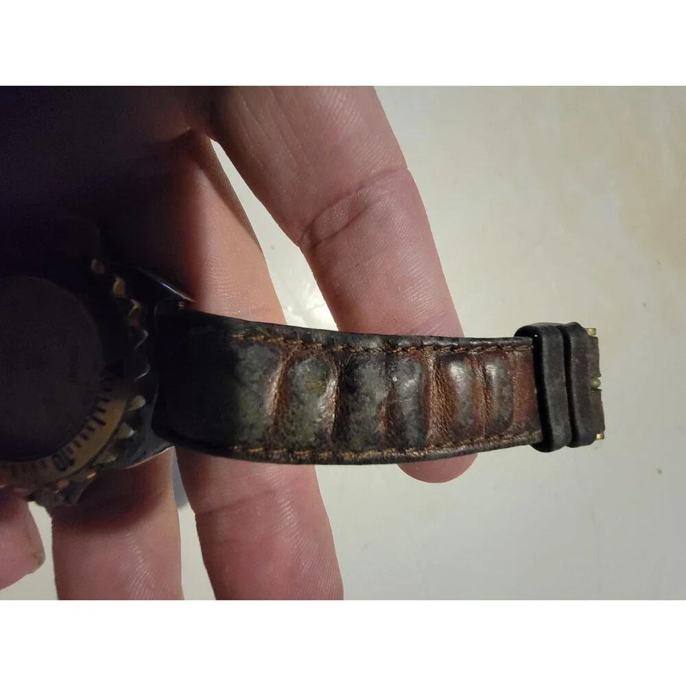 Vintage Consort Wristwatch Made In Hong Kong Watch Quintel Quartz